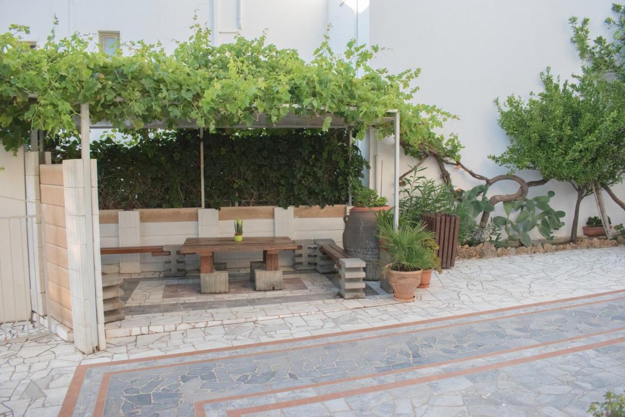 Stefanie Studios Agia Marina Exterior foto